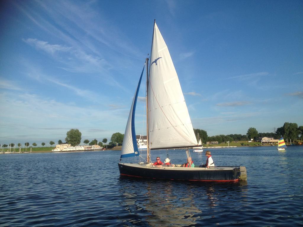 Sailcenter Limburg Hostel Kinrooi Buitenkant foto