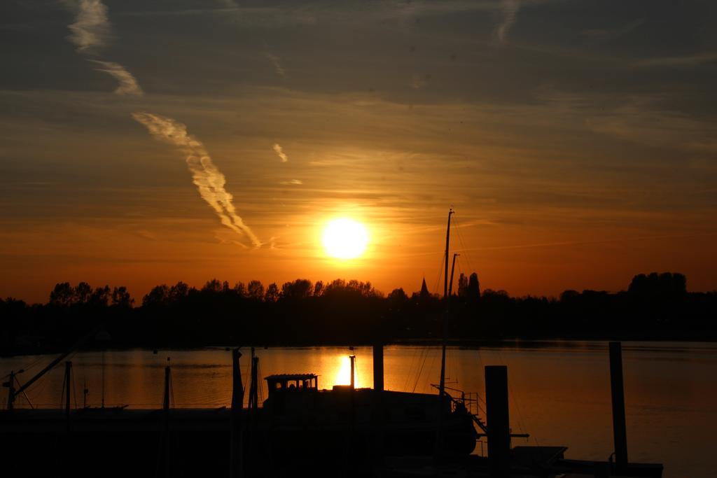 Sailcenter Limburg Hostel Kinrooi Buitenkant foto